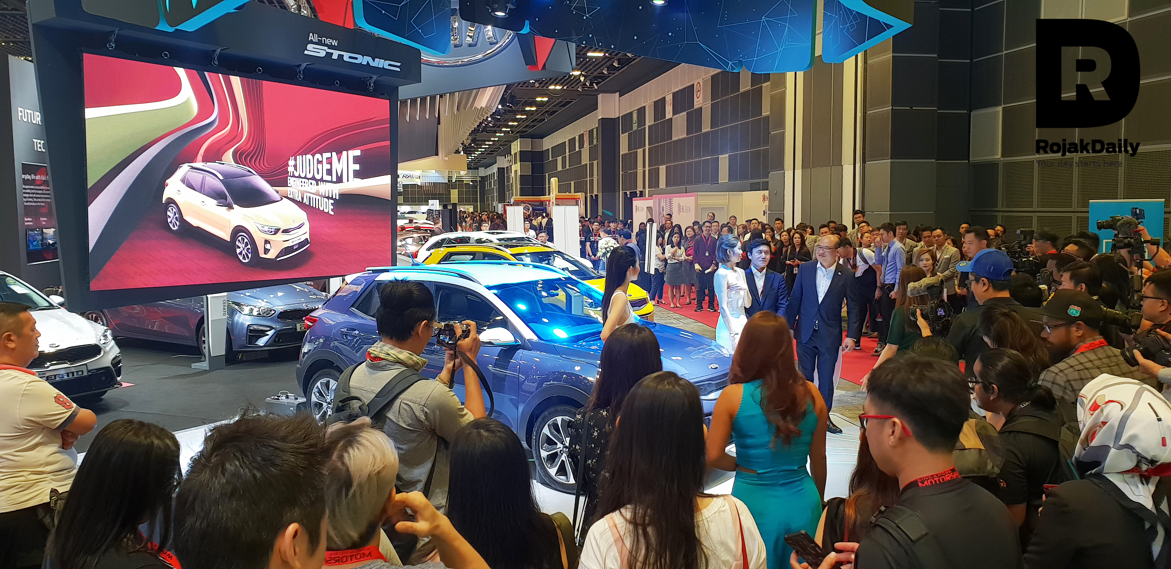 Rojak Daily/Nicholas Chow You need a lot of stamina to cover a Motorshow.